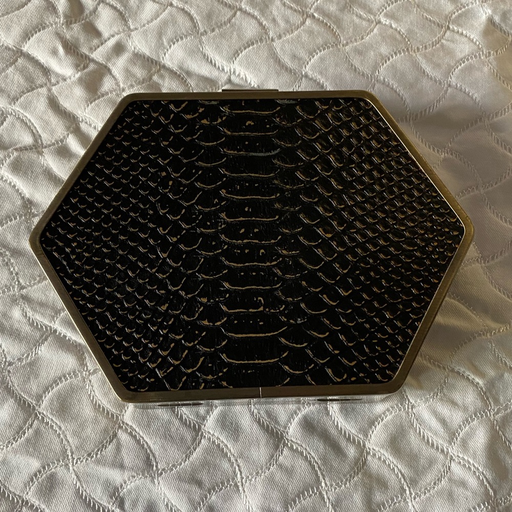 House of Harlow 1960 Metal Frame Clutch